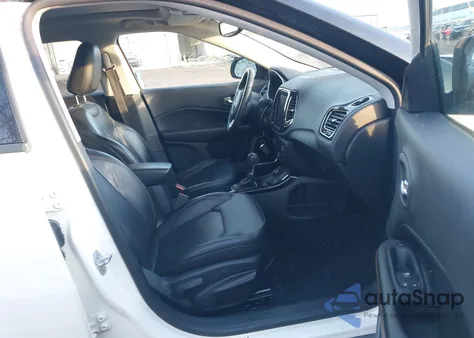 2018 Jeep Compass Limited 4X4 z USA, uszkodzony, nr VIN 3C4NJDCB8JT354067